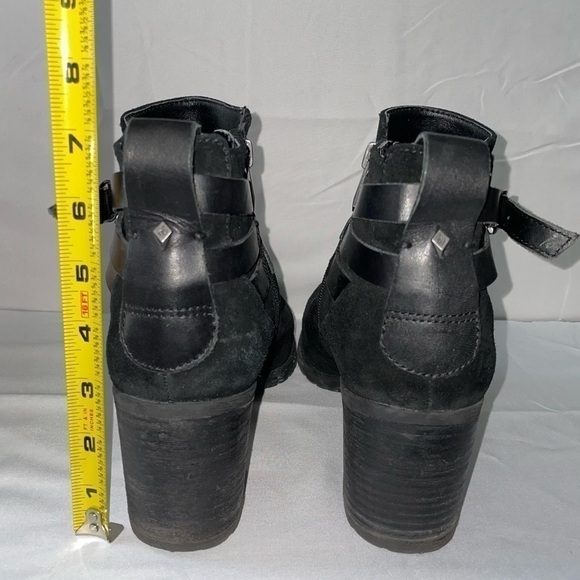 Sam Edelman Hannah Belted Chelsea Suede Strap Buckle Detail BlockHeel Ankle Boot - Picture 7 of 13